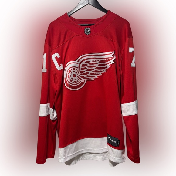 Detroit Red Wings Dylan Larkin Fanatics Home Sewn Jersey Captain Patch Size L - Picture 1 of 12